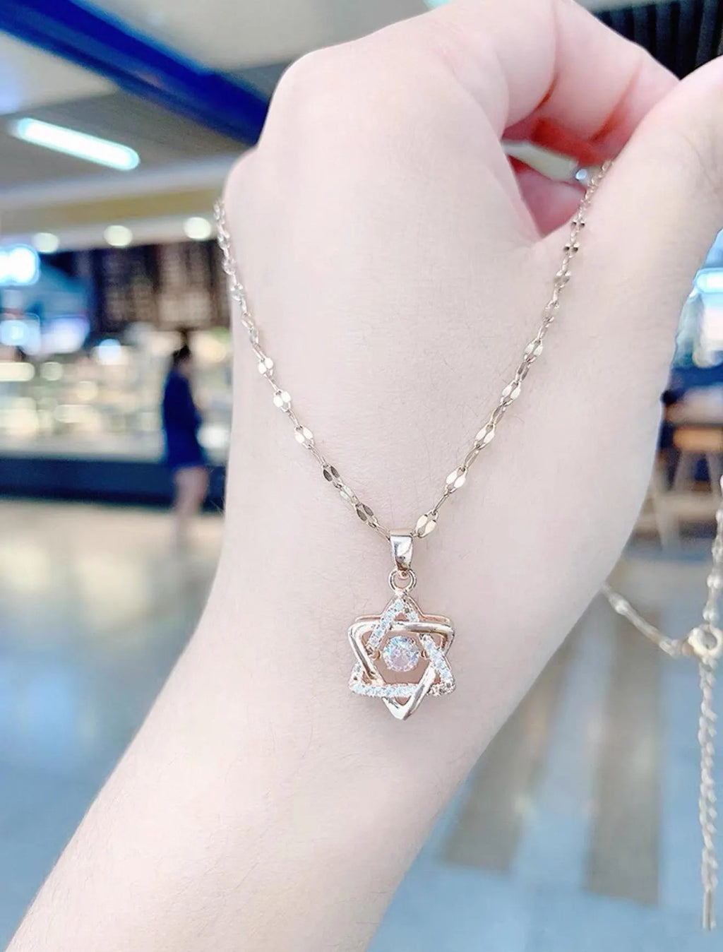 Elegant Rose Gold Star Pendant Necklace – Timeless & Chic!/come with Floating Frame Jewelry box