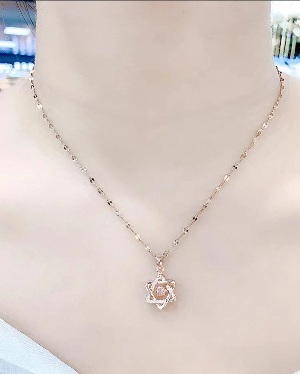 Elegant Rose Gold Star Pendant Necklace – Timeless & Chic!/come with Floating Frame Jewelry box