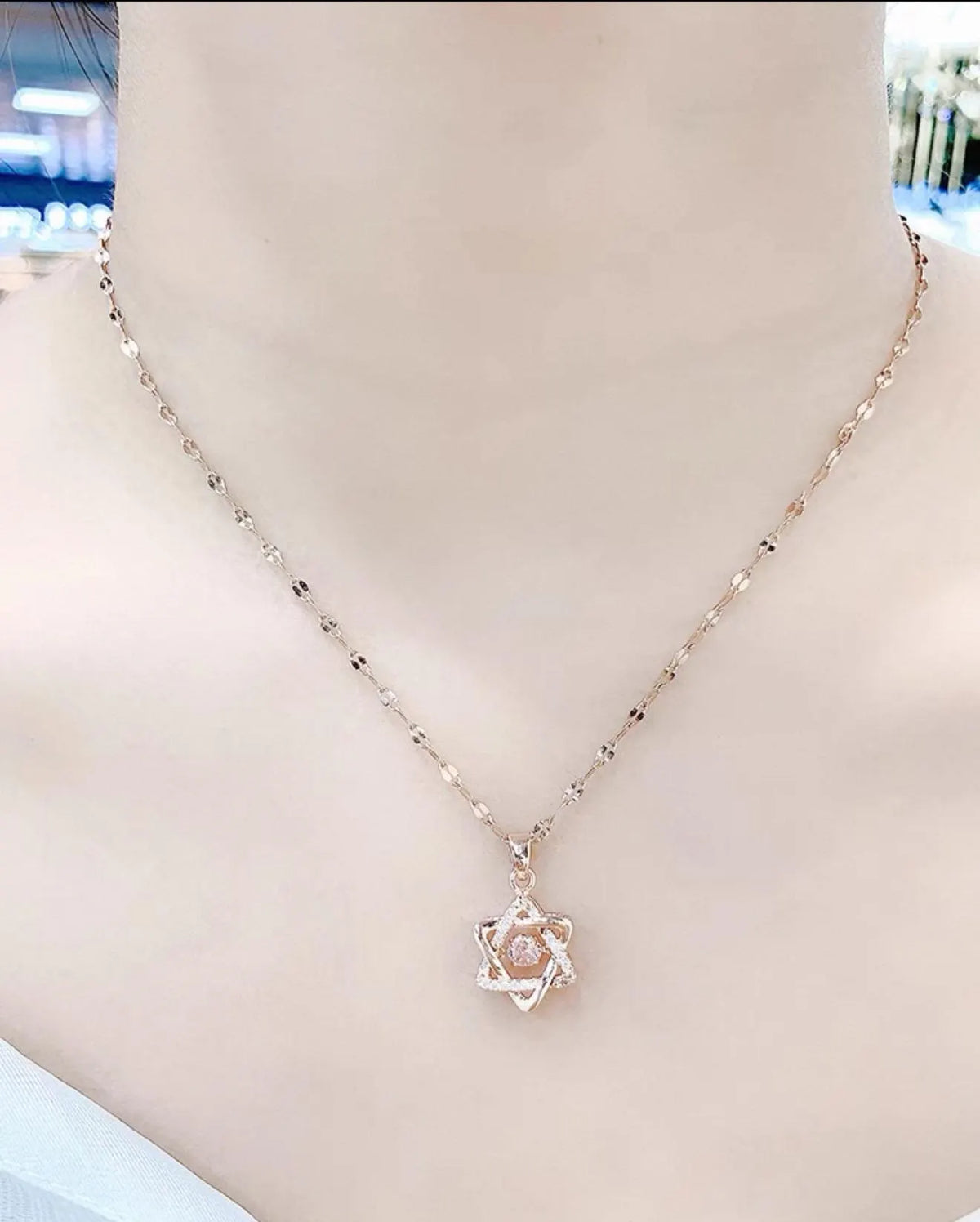 Elegant Rose Gold Star Pendant Necklace – Timeless & Chic!/come with Floating Frame Jewelry box